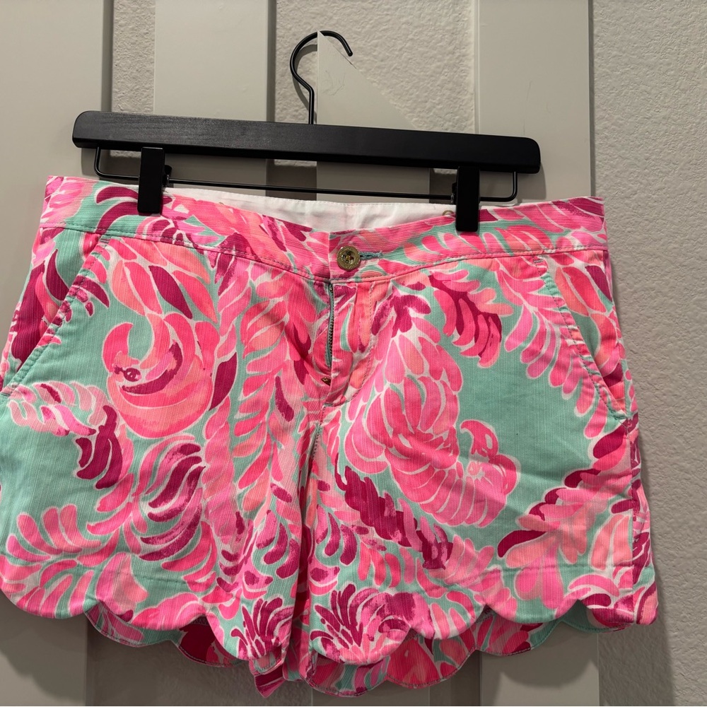 Lilly Pulitzer Buttercup Pink and Green Floral Shorts size 8